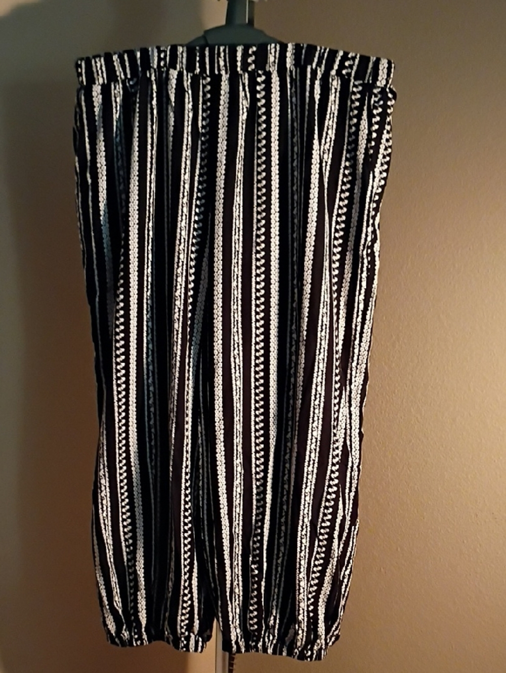 NWOT EMERY ROSE Black White Striped Elastic Waist Women's Harem Pants Size 5XL